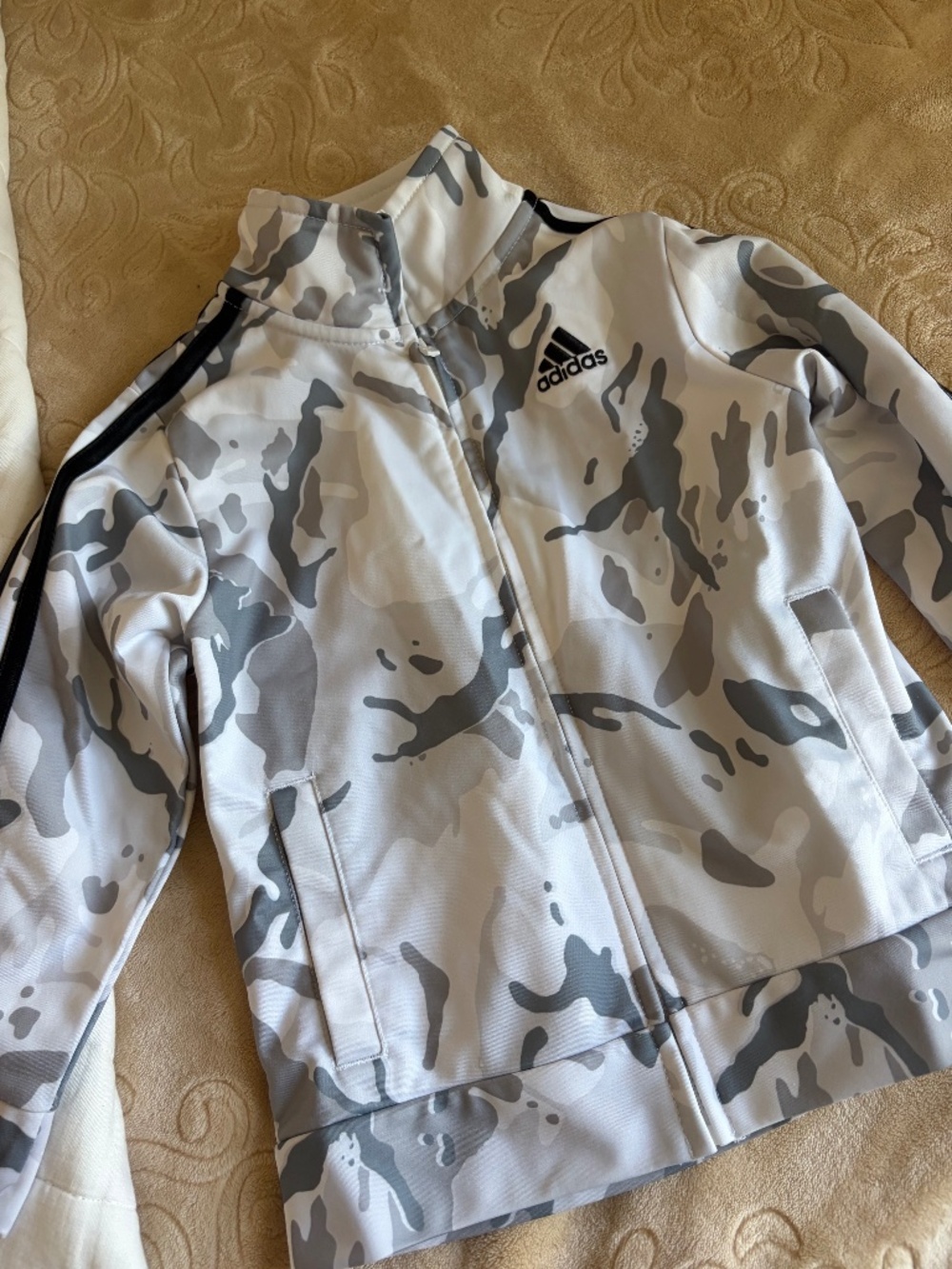 TODDLER BOY SIZE 4T GREY/WHITE CAMO TRACK JACKET